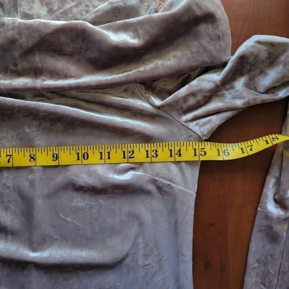 Material Girl Off-Shoulder Long Sleeve Velvet Mini Dress Size M - Picture 6 of 8